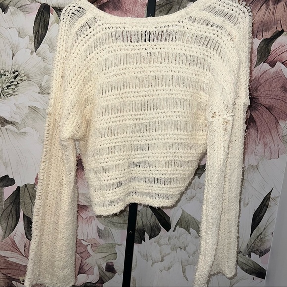 Urban Outfitters Crop Top Tahiti Bell Sleeve Fringe Sweater - Picture 2 of 7